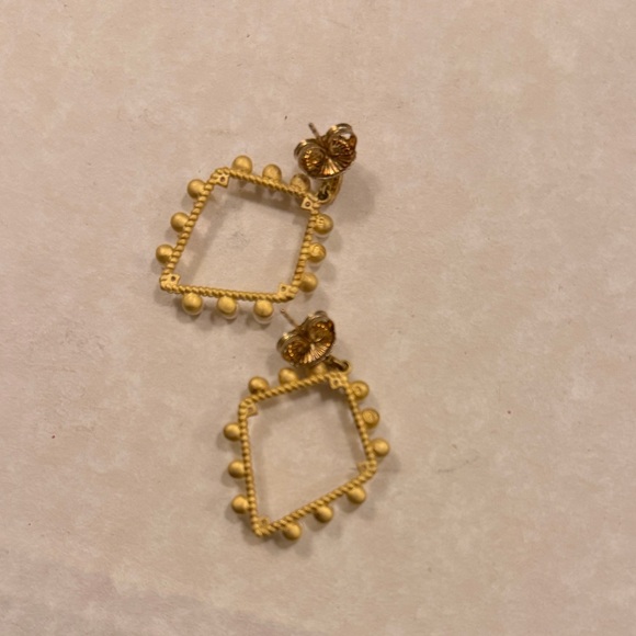 Frieda Rothman Elegant Gold and Pearl Earrings - Picture 2 of 3